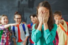 7 Contoh Tindakan Bullying di Sekolah dan Cara Mengatasinya