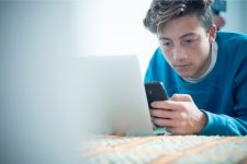 Dampak Negatif dan Positif Internet bagi Remaja serta Cara Mengatasinya