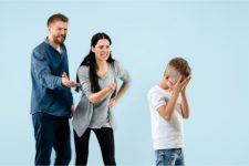 7 Dampak Akibat Membandingkan Anak dengan Orang Lain