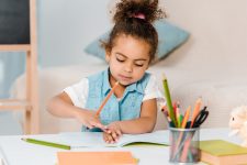 Cara Melatih Anak Fokus Belajar dan Berkonsentrasi
